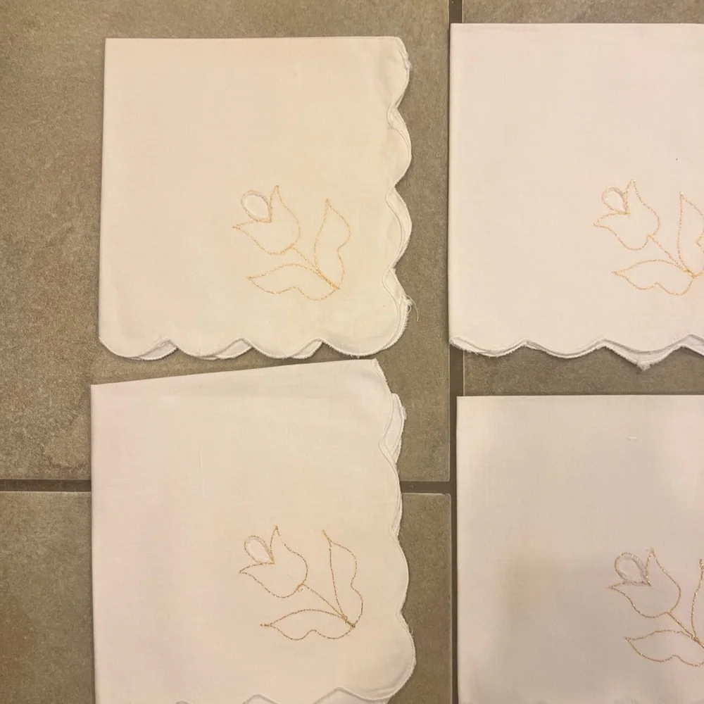 VTG Embroidered Tulip Napkins (Set of Twelve)